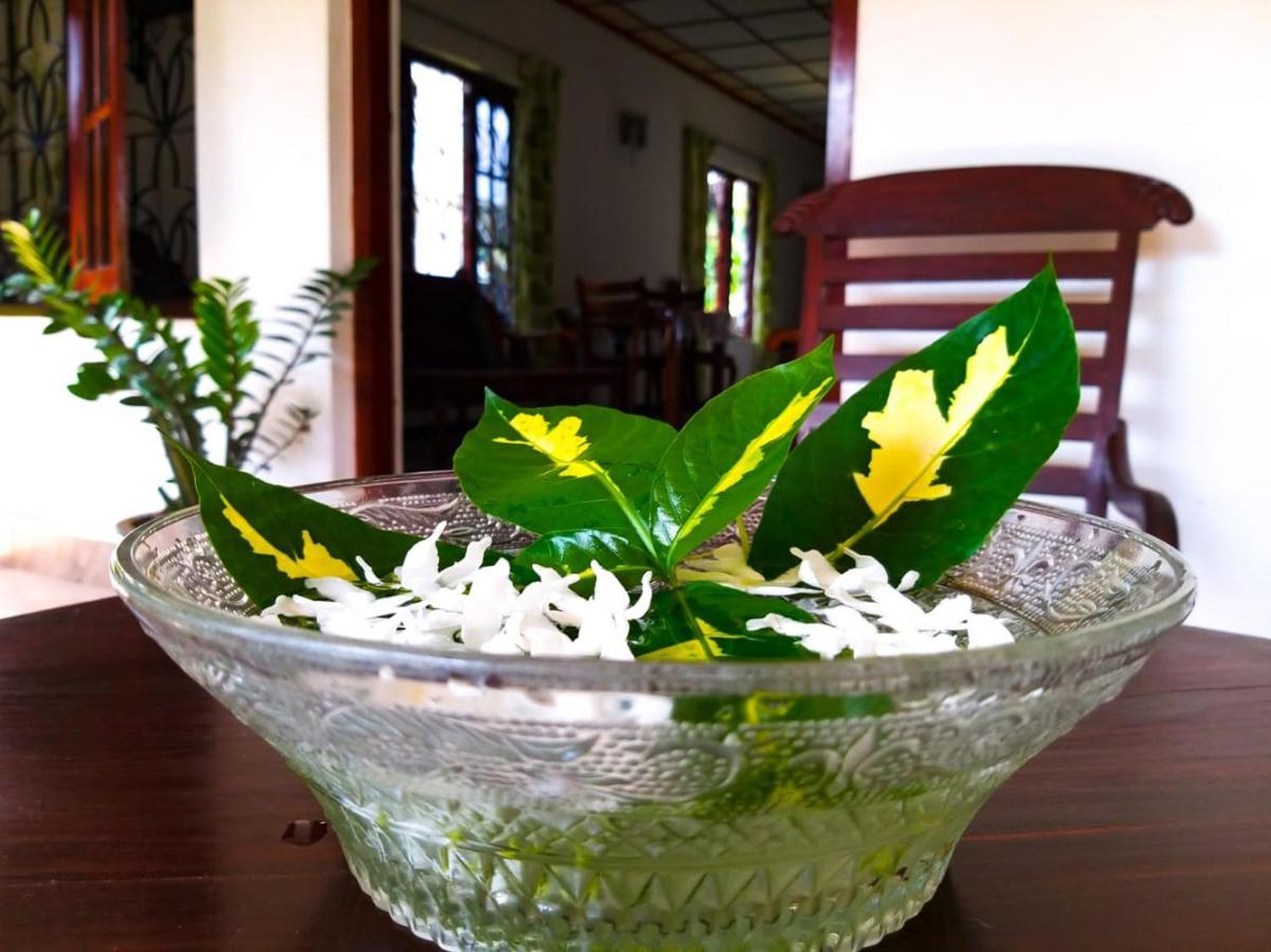Sahana Sri Villa Bentota Exterior photo